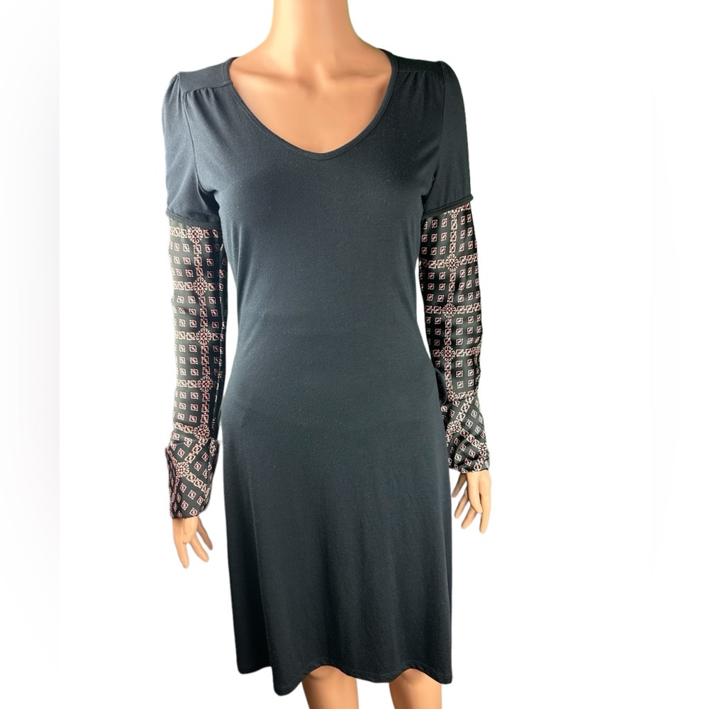 Yoyo5 Dress Sz Large Black Dress Black Pink Print Long Sleeves V Neck Stretches